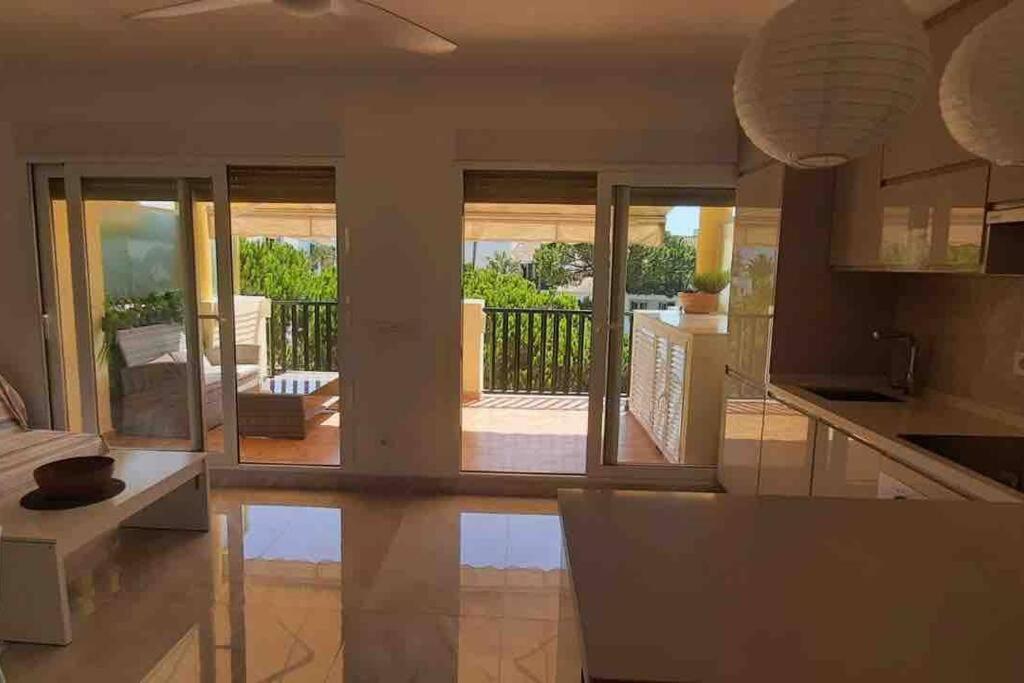 Marbella Beachfront Apartment Romana Playa Elviria Exteriör bild