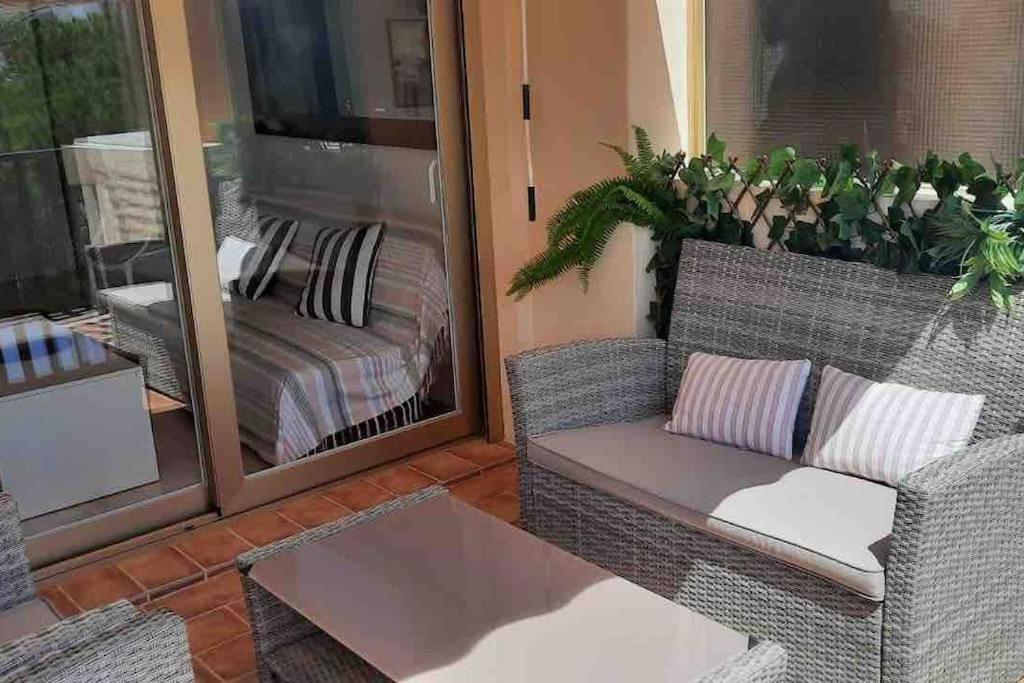 Marbella Beachfront Apartment Romana Playa Elviria Exteriör bild