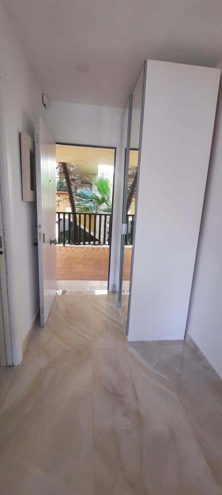 Marbella Beachfront Apartment Romana Playa Elviria Exteriör bild